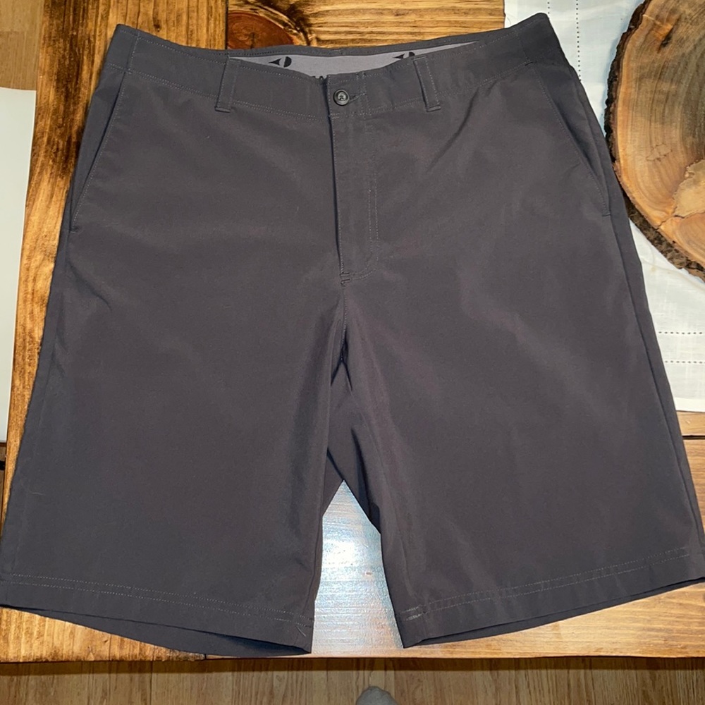 34 waist 10 inseam Dri Fit Flat front Button Shorts